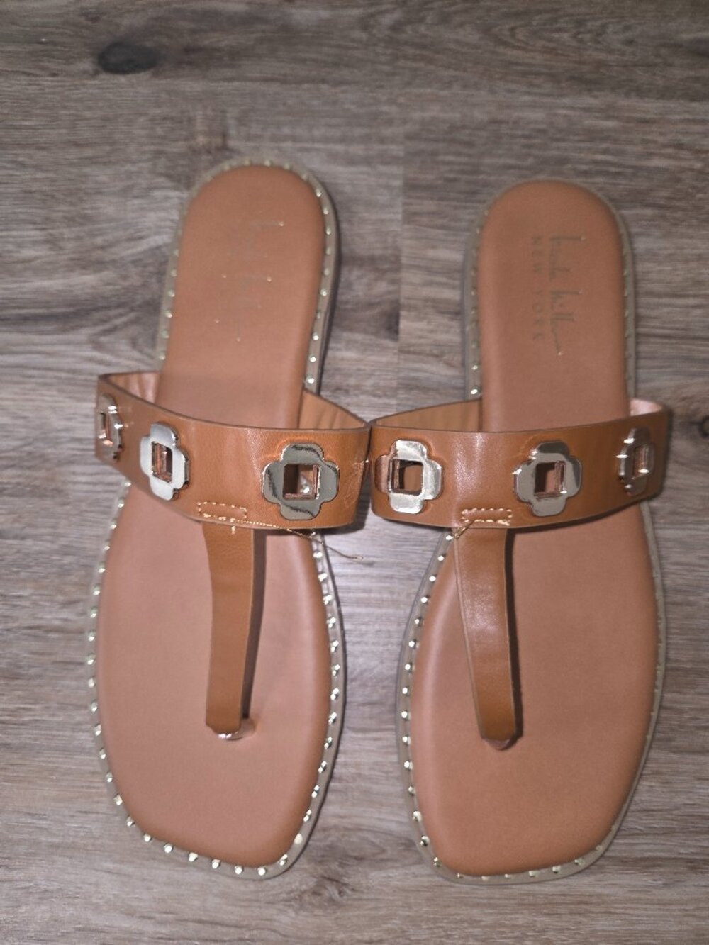 NWT Nicole Miller women 8 Sandal Shoes Thong Flip Flop Studded T-Strap